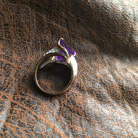 Ring - Picture 3 of 7